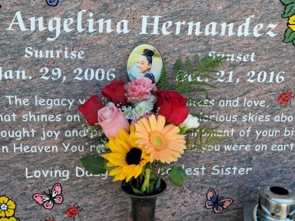 Platinum - Gravesite Flower Delivery